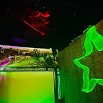 Bookeinfach - Private - Sauna Jacuzzi Whirlpool Swimmingpool Alahna Sup Beachvolleyball Billiards Ping Pong Cinema Theater Music Disco Ball Bbq Und Parkplaetze *