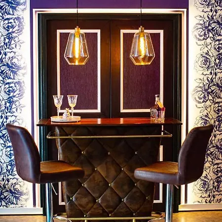 Bookeinfach - Private - Sauna Jacuzzi Whirlpool Swimmingpool Alahna Sup Beachvolleyball Billiards Ping Pong Cinema Theater Music Disco Ball Bbq Und Parkplaetze Apartament