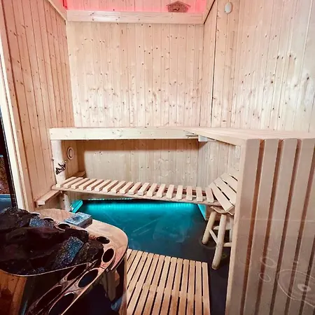 Bookeinfach - Private - Sauna Jacuzzi Whirlpool Swimmingpool Alahna Sup Beachvolleyball Billiards Ping Pong Cinema Theater Music Disco Ball Bbq Und Parkplaetze Apartament Bad Ems