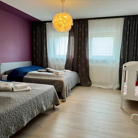 Bookeinfach - Private - Sauna Jacuzzi Whirlpool Swimmingpool Alahna Sup Beachvolleyball Billiards Ping Pong Cinema Theater Music Disco Ball Bbq Und Parkplaetze Apartment