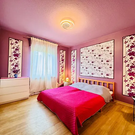 Bookeinfach - Private - Sauna Jacuzzi Whirlpool Swimmingpool Alahna Sup Beachvolleyball Billiards Ping Pong Cinema Theater Music Disco Ball Bbq Und Parkplaetze Apartament Bad Ems