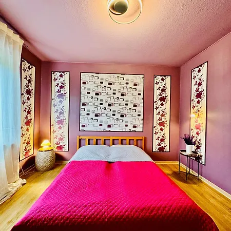 Bookeinfach - Private - Sauna Jacuzzi Whirlpool Swimmingpool Alahna Sup Beachvolleyball Billiards Ping Pong Cinema Theater Music Disco Ball Bbq Und Parkplaetze