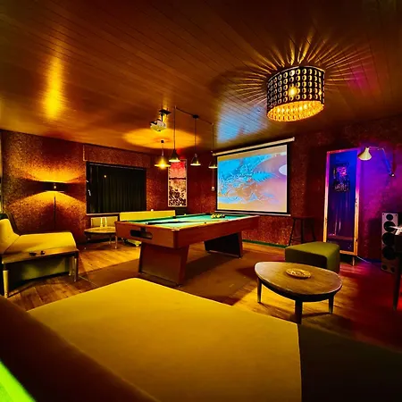 Bookeinfach - Private - Sauna Jacuzzi Whirlpool Swimmingpool Alahna Sup Beachvolleyball Billiards Ping Pong Cinema Theater Music Disco Ball Bbq Und Parkplaetze Apartmán Bad Ems