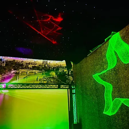 Bookeinfach - Private - Sauna Jacuzzi Whirlpool Swimmingpool Alahna Sup Beachvolleyball Billiards Ping Pong Cinema Theater Music Disco Ball Bbq Und Parkplaetze *