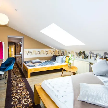 Bookeinfach - Private - Sauna Jacuzzi Whirlpool Swimmingpool Alahna Sup Beachvolleyball Billiards Ping Pong Cinema Theater Music Disco Ball Bbq Und Parkplaetze Apartment Bad Ems