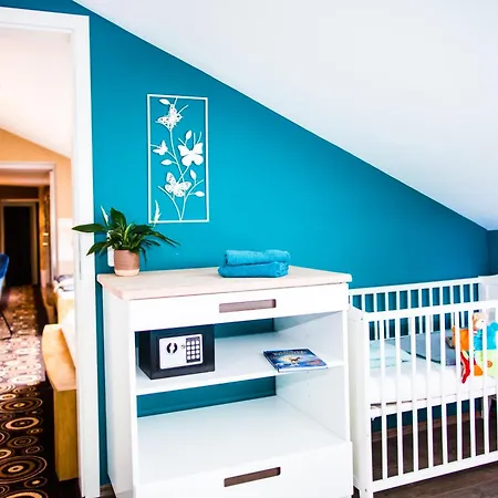 Bookeinfach - Private - Sauna Jacuzzi Whirlpool Swimmingpool Alahna Sup Beachvolleyball Billiards Ping Pong Cinema Theater Music Disco Ball Bbq Und Parkplaetze Apartment Bad Ems