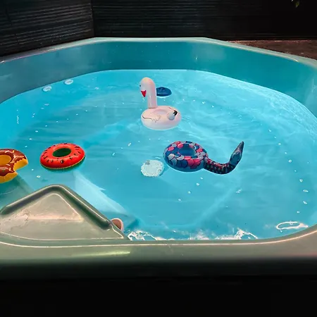 Bookeinfach - Private - Sauna Jacuzzi Whirlpool Swimmingpool Alahna Sup Beachvolleyball Billiards Ping Pong Cinema Theater Music Disco Ball Bbq Und Parkplaetze * Bad Ems