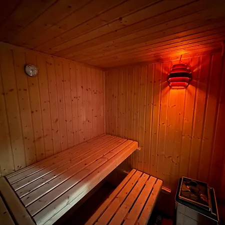 Bookeinfach - Private - Sauna Jacuzzi Whirlpool Swimmingpool Alahna Sup Beachvolleyball Billiards Ping Pong Cinema Theater Music Disco Ball Bbq Und Parkplaetze