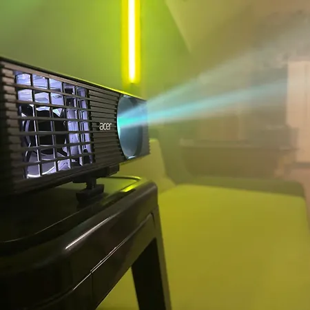 Bookeinfach - Private - Sauna Jacuzzi Whirlpool Swimmingpool Alahna Sup Beachvolleyball Billiards Ping Pong Cinema Theater Music Disco Ball Bbq Und Parkplaetze Apartament Bad Ems