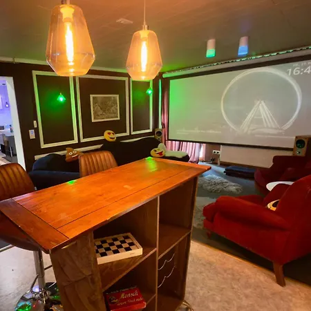Bookeinfach - Private - Sauna Jacuzzi Whirlpool Swimmingpool Alahna Sup Beachvolleyball Billiards Ping Pong Cinema Theater Music Disco Ball Bbq Und Parkplaetze Apartment *