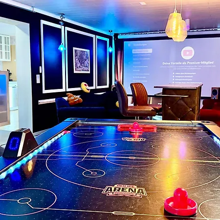 Bookeinfach - Private - Sauna Jacuzzi Whirlpool Swimmingpool Alahna Sup Beachvolleyball Billiards Ping Pong Cinema Theater Music Disco Ball Bbq Und Parkplaetze Bad Ems