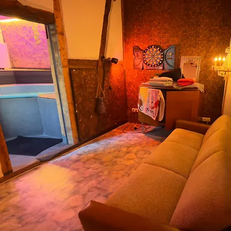 Bookeinfach - Private - Sauna Jacuzzi Whirlpool Swimmingpool Alahna Sup Beachvolleyball Billiards Ping Pong Cinema Theater Music Disco Ball Bbq Und Parkplaetze