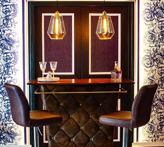 Bookeinfach - Private - Sauna Jacuzzi Whirlpool Swimmingpool Alahna Sup Beachvolleyball Billiards Ping Pong Cinema Theater Music Disco Ball Bbq Und Parkplaetze Apartman