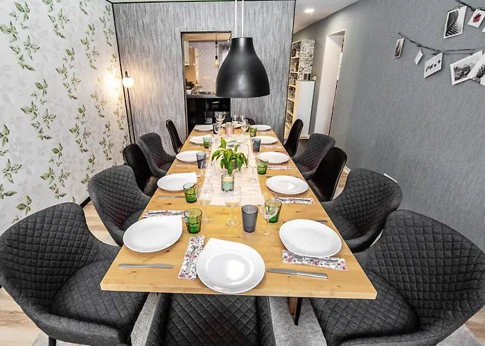 Bookeinfach - Private - Sauna Jacuzzi Whirlpool Swimmingpool Alahna Sup Beachvolleyball Billiards Ping Pong Cinema Theater Music Disco Ball Bbq Und Parkplaetze