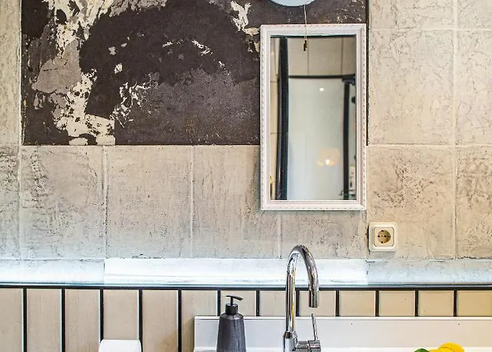 Bookeinfach - Private - Sauna Jacuzzi Whirlpool Swimmingpool Alahna Sup Beachvolleyball Billiards Ping Pong Cinema Theater Music Disco Ball Bbq Und Parkplaetze Bad Ems