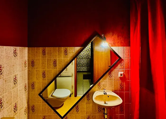 Bookeinfach - Private - Sauna Jacuzzi Whirlpool Swimmingpool Alahna Sup Beachvolleyball Billiards Ping Pong Cinema Theater Music Disco Ball Bbq Und Parkplaetze