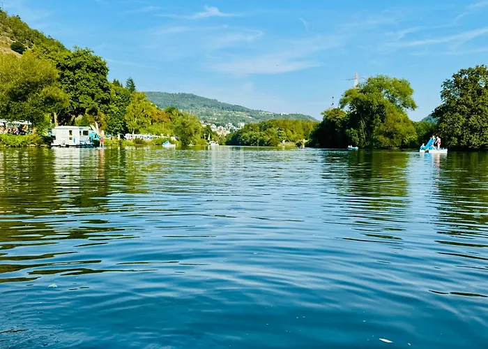 Bookeinfach - Private - Sauna Jacuzzi Whirlpool Swimmingpool Alahna Sup Beachvolleyball Billiards Ping Pong Cinema Theater Music Disco Ball Bbq Und Parkplaetze Bad Ems