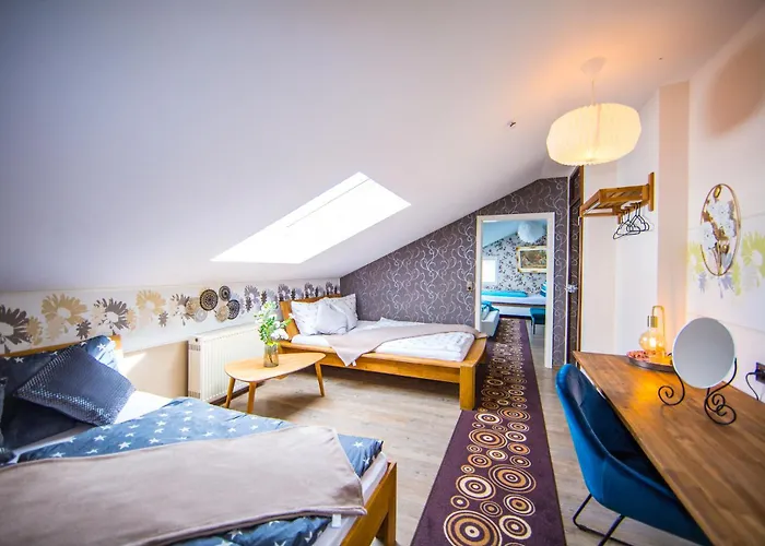 Bookeinfach - Private - Sauna Jacuzzi Whirlpool Swimmingpool Alahna Sup Beachvolleyball Billiards Ping Pong Cinema Theater Music Disco Ball Bbq Und Parkplaetze