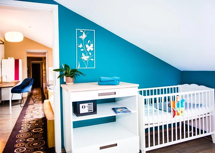 Bookeinfach - Private - Sauna Jacuzzi Whirlpool Swimmingpool Alahna Sup Beachvolleyball Billiards Ping Pong Cinema Theater Music Disco Ball Bbq Und Parkplaetze Apartman Bad Ems