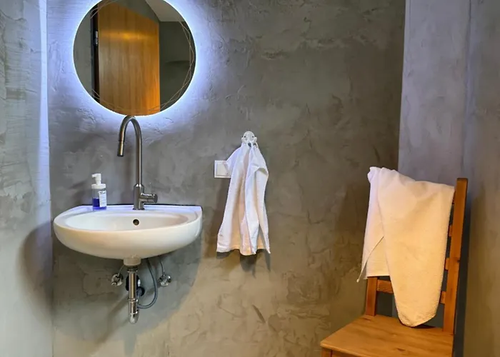 Bookeinfach - Private - Sauna Jacuzzi Whirlpool Swimmingpool Alahna Sup Beachvolleyball Billiards Ping Pong Cinema Theater Music Disco Ball Bbq Und Parkplaetze * Bad Ems