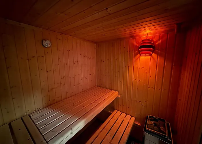 Bookeinfach - Private - Sauna Jacuzzi Whirlpool Swimmingpool Alahna Sup Beachvolleyball Billiards Ping Pong Cinema Theater Music Disco Ball Bbq Und Parkplaetze