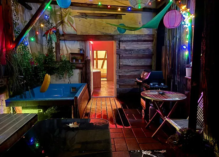 Bookeinfach - Private - Sauna Jacuzzi Whirlpool Swimmingpool Alahna Sup Beachvolleyball Billiards Ping Pong Cinema Theater Music Disco Ball Bbq Und Parkplaetze Apartman