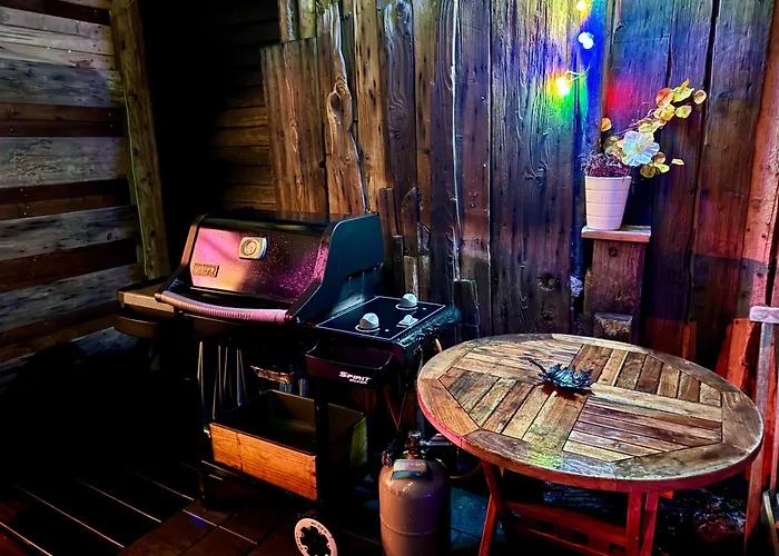 Bookeinfach - Private - Sauna Jacuzzi Whirlpool Swimmingpool Alahna Sup Beachvolleyball Billiards Ping Pong Cinema Theater Music Disco Ball Bbq Und Parkplaetze Apartman Bad Ems