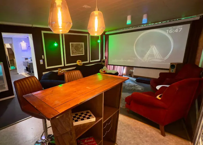 Bookeinfach - Private - Sauna Jacuzzi Whirlpool Swimmingpool Alahna Sup Beachvolleyball Billiards Ping Pong Cinema Theater Music Disco Ball Bbq Und Parkplaetze Apartman *