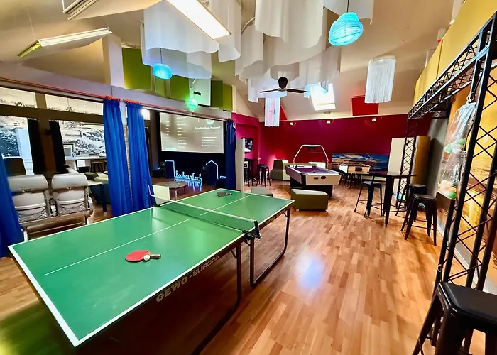 Bookeinfach - Private - Sauna Jacuzzi Whirlpool Swimmingpool Alahna Sup Beachvolleyball Billiards Ping Pong Cinema Theater Music Disco Ball Bbq Und Parkplaetze Apartman Bad Ems